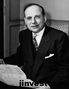 In this image provided by the New York Guild for the Jewish Blind, Benjamin Graham on May 29, 1951, newly elected president of the New York Guild for the Jewish Blind. (AP Photo/New York Guild for the Jewish Blind)